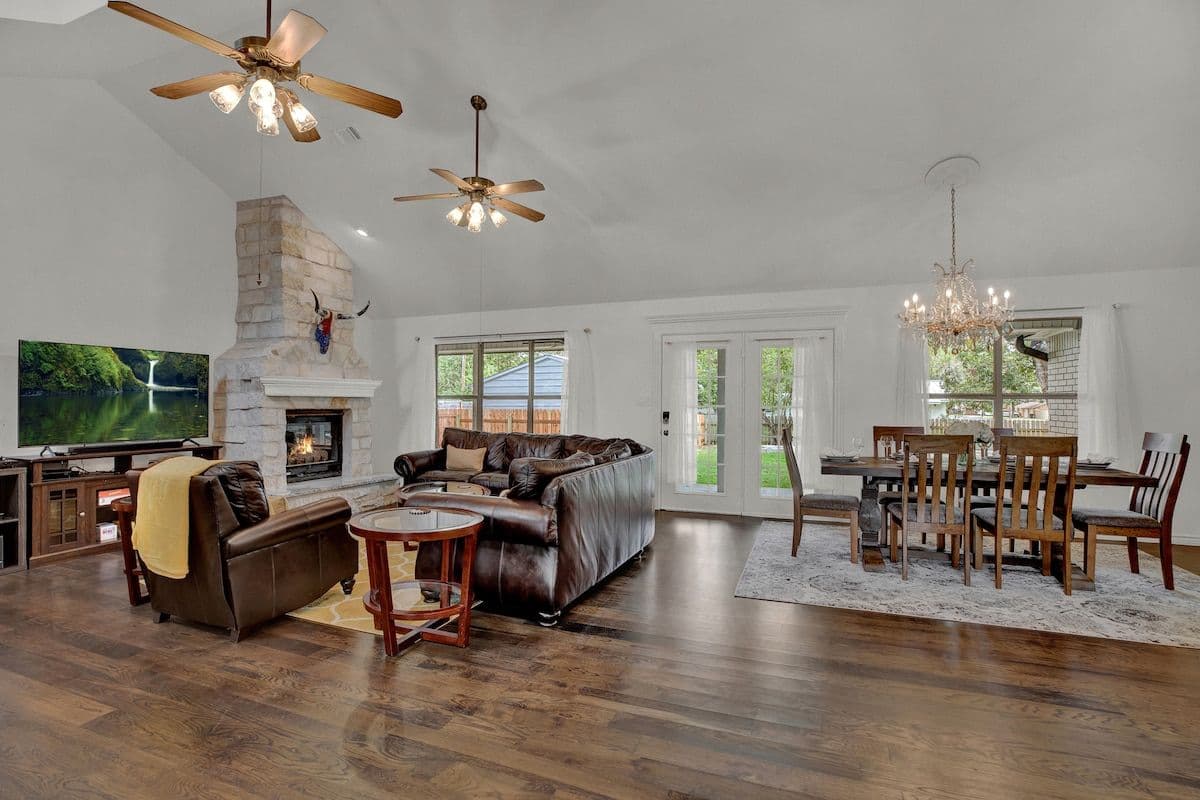 Open living and dining area at Rae's Retreat